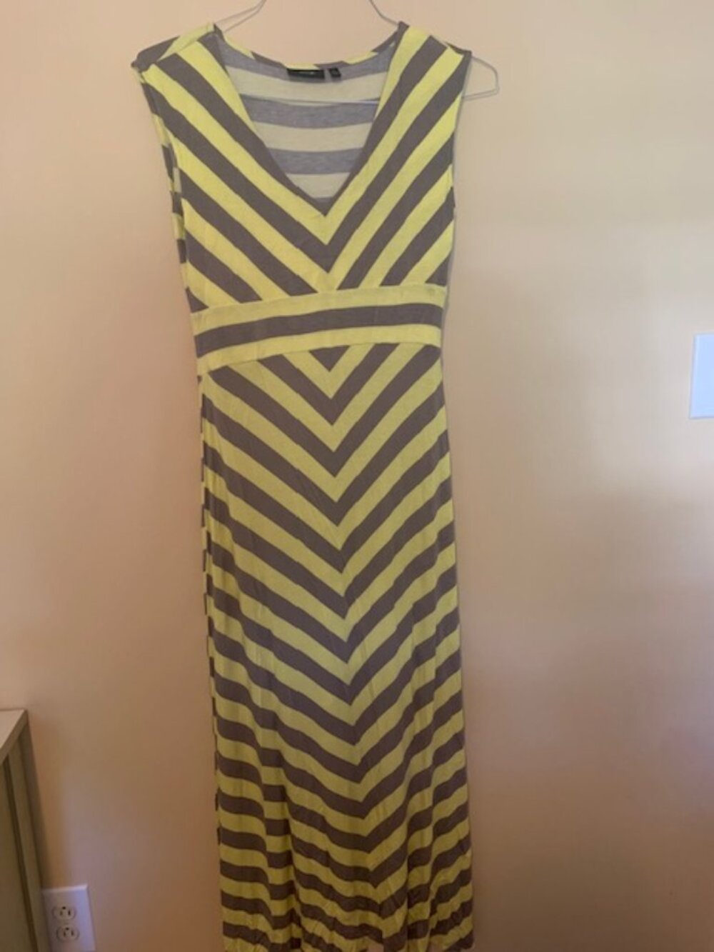 Apt 9 Maxi Dress yellow and gray striped. size M